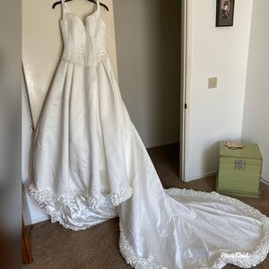 SINCERITY BRIDAL NWT wedding dress color: Ivory